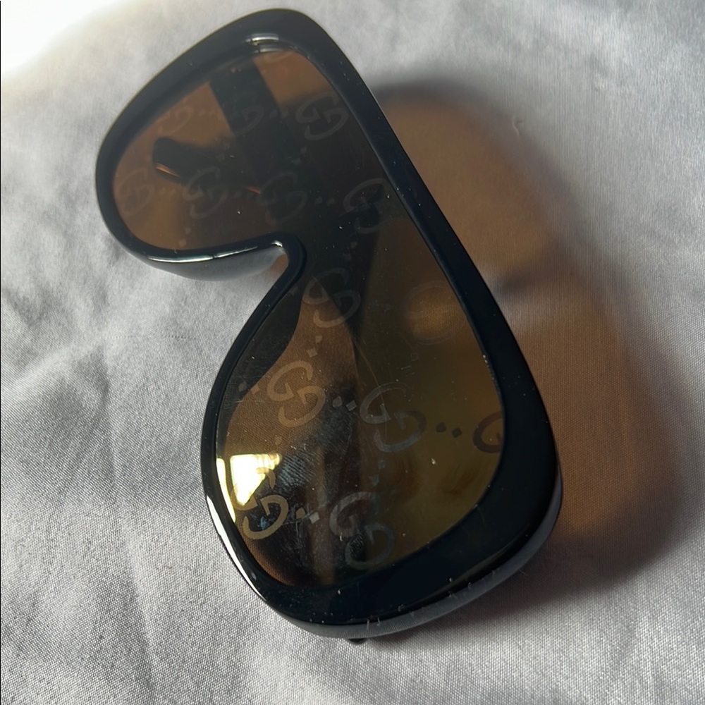 Gucci Black Frame with Gold Lens Sunglasses